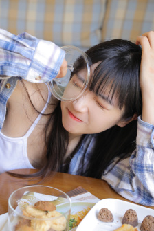 隐身在课堂里为所欲为游戏